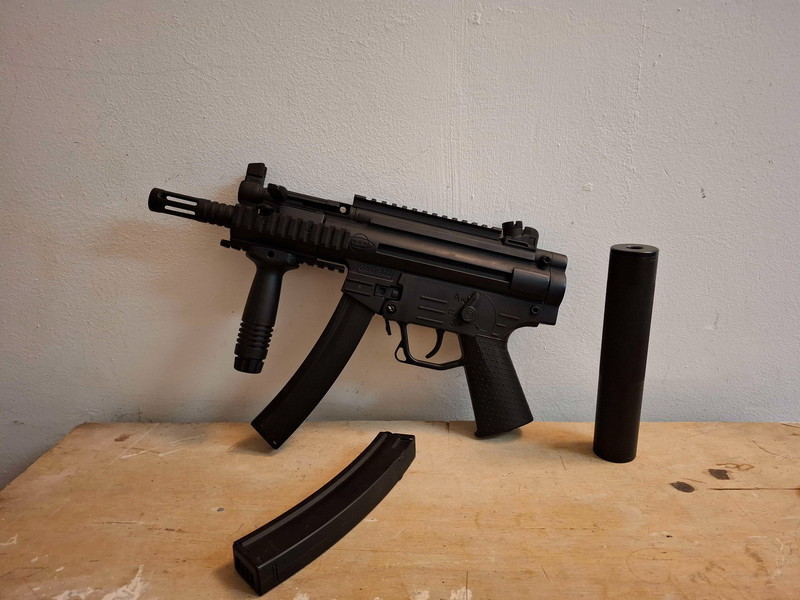 Imagen 1 de GSG-522 / CYMA CM.041K - 2 MAGS - SURPRESSOR