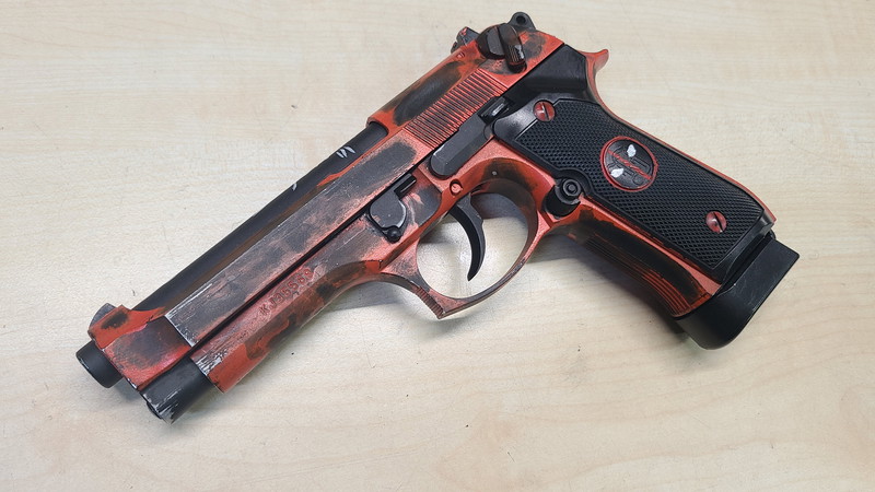 Afbeelding 1 van M9 DEADPOOL  Custom Work M9 Edition GBB M9 Full Metal