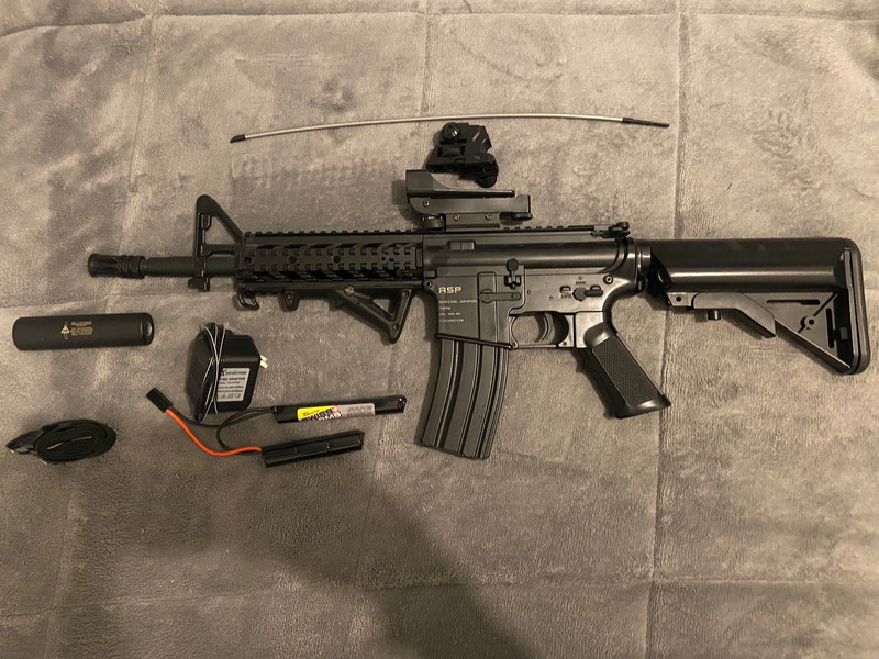 Image 1 pour M4A1 Métal/polymère avec accessoires