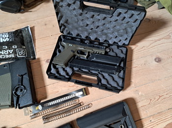 Afbeelding 2 van Airsoft starter set met upgrades (Specna Arms M4 + SSP18 + accessoires)