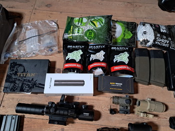 Afbeelding 3 van Airsoft starter set met upgrades (Specna Arms M4 + SSP18 + accessoires)