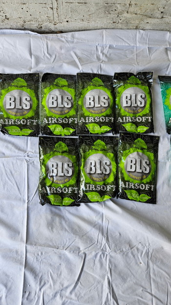 Afbeelding 3 van BLS Bio BB's 0,32g tot 0,23g, mag weg in bulk