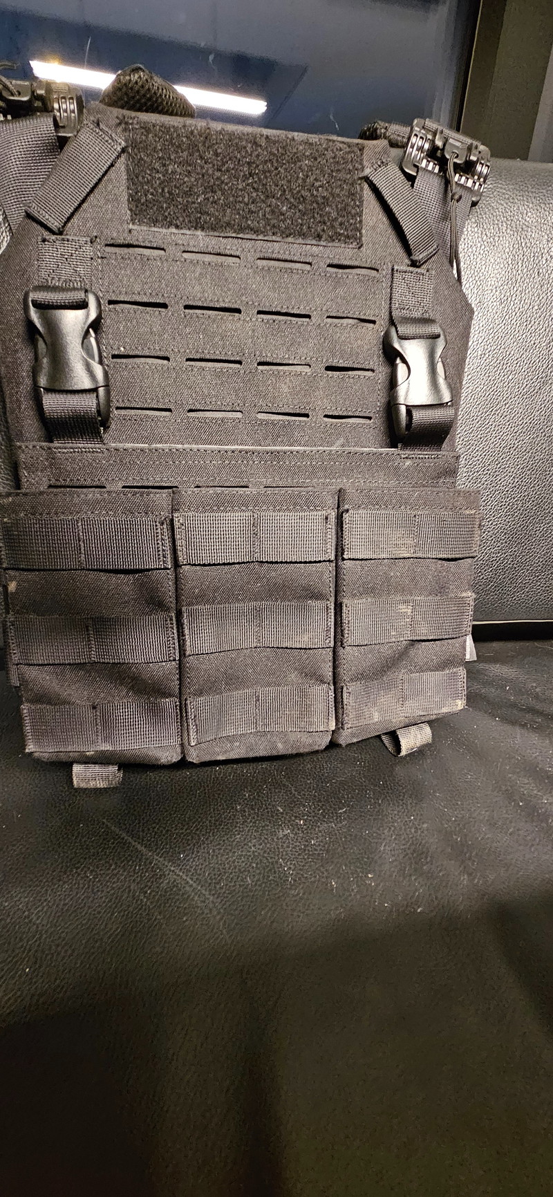 Image 1 for Invader gear QRB plate carrier + 1 3s mag pouch