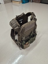 Afbeelding van 2x gebruikt vest van invader inclusief mag pouches en hitbag