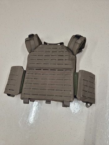 Bild 5 für 2x gebruikt vest van invader inclusief mag pouches en hitbag