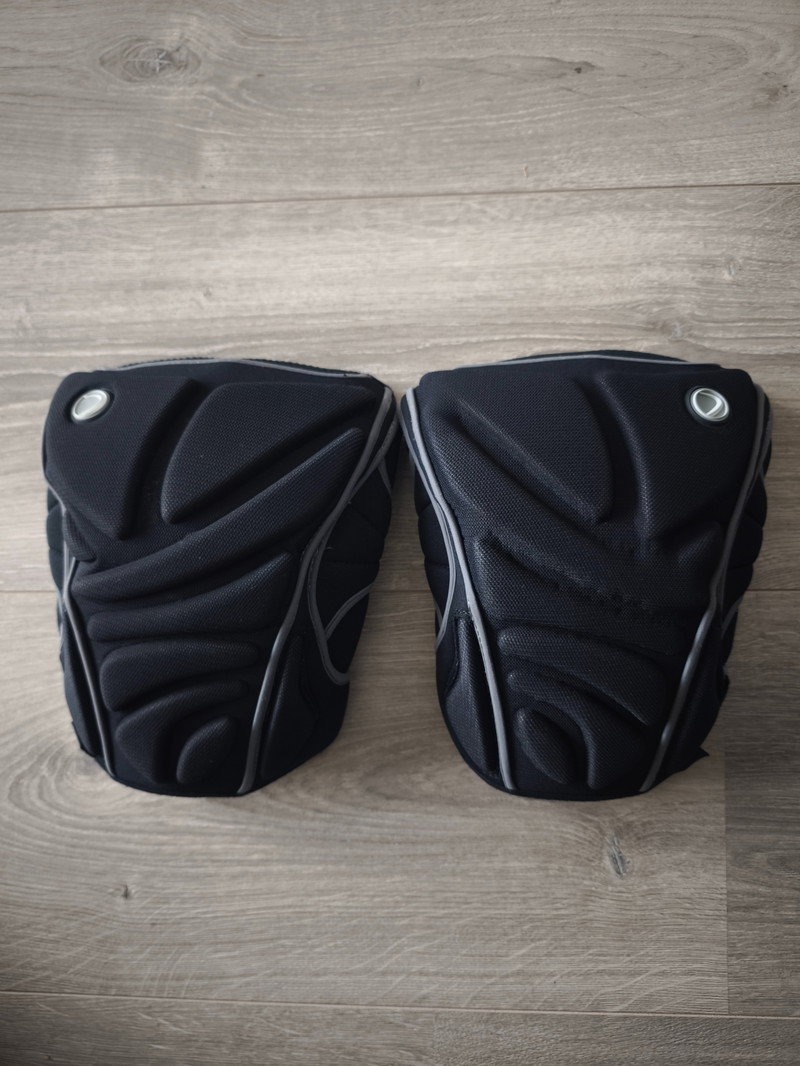 Afbeelding 1 van Dye Knee Pads / HKarmy Chest Protector