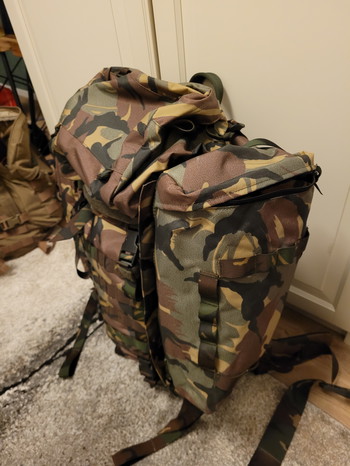 Bild 3 für Gloednieuwe Arwy 60L NL camo rugzak