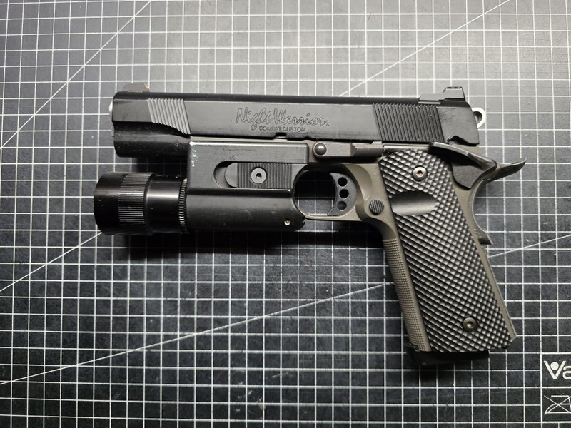 Image 1 for Night Warrior 1911 et lampe VLC fonctionnelle