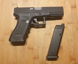 Afbeelding van glock 17 met 1 mag