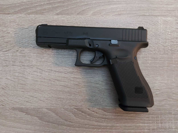 Afbeelding 2 van Umarex GLOCK 17 GEN 5 - Goed als nieuw + eventuele extra's