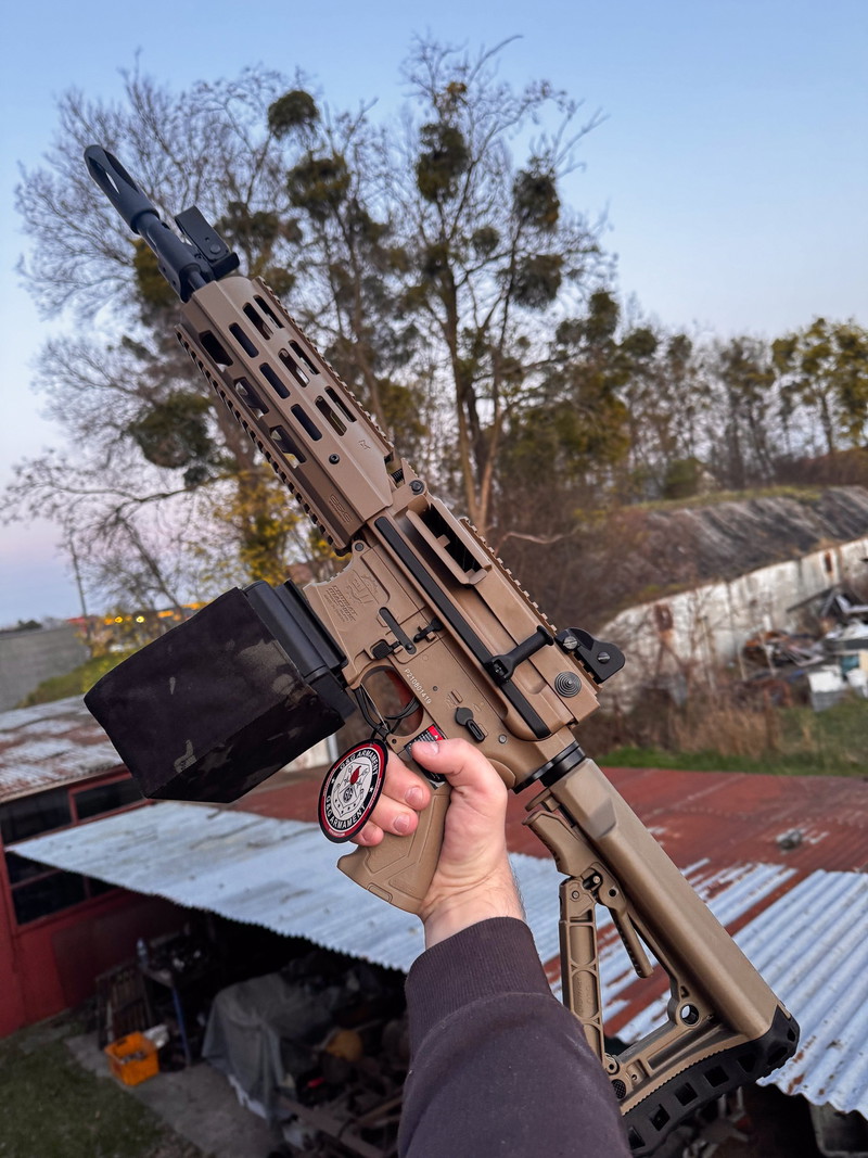 Afbeelding 1 van G&G CM16 LMG - TAN | MACHINE GUN AEG