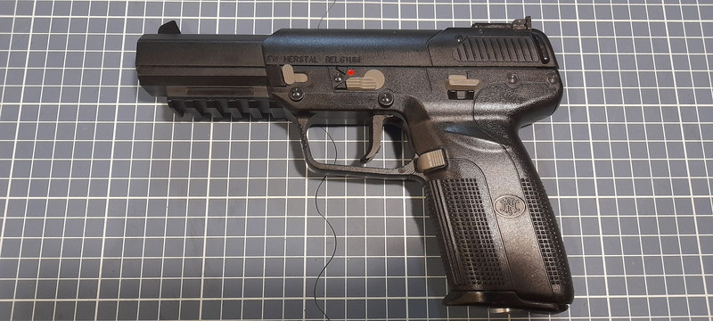Image 1 for FN Herstal 5-7.