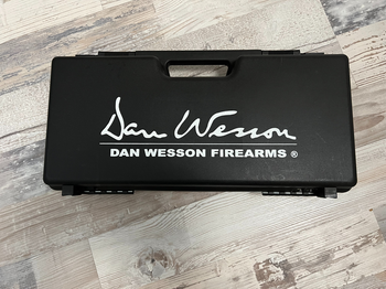 Image 3 pour Dan Wesson 8