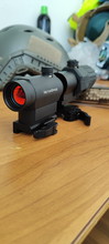 Afbeelding van Red Dot met magnifier