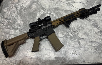 Imagen para M4 DMR Black/Tan  |  Specna Arms  |  AEG  |  Nieuw!