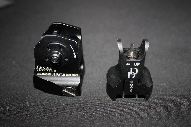 Image 1 for Daniel Defence AR-15 Rock&Lock Fixed iron sight clones met echte DD markings