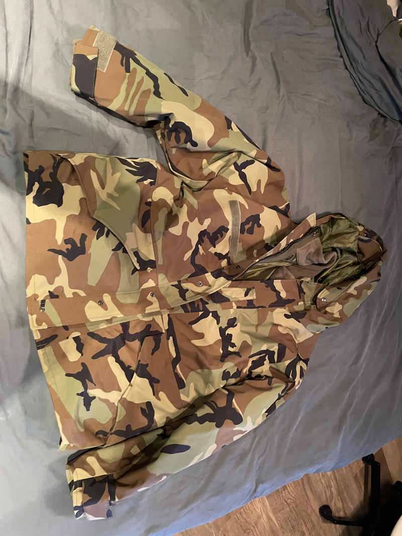 Afbeelding 1 van XL jas woodland camo