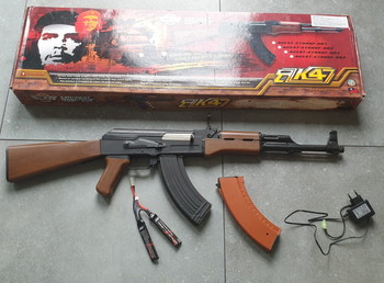 Image 2 pour g&g cm ak47Che Guevara