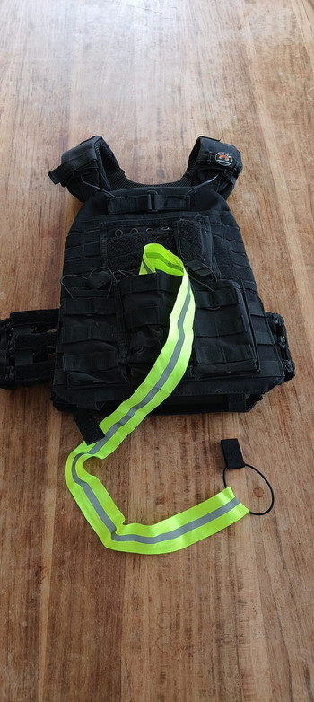 Image 2 for TAC VEST plate carrier met foam plates en quick release