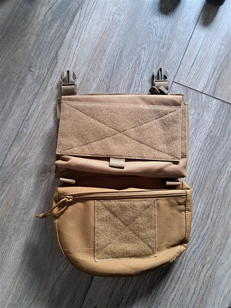 Image 1 pour 8Fields coyote tan front panel + zipped pouch + dangler pouch