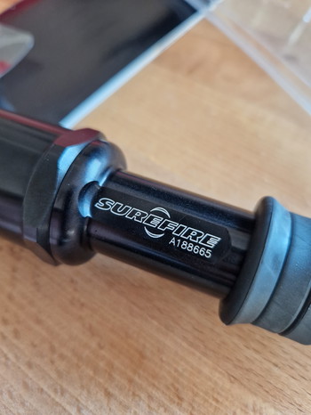 Bild 3 für Genuine Surefire Z2 combat light