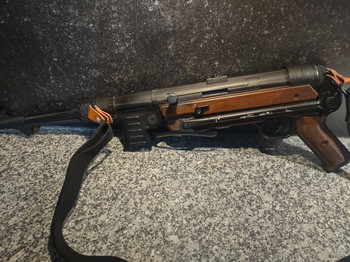 Image 2 for Mp40 met sling en 10(!) magazijnen.
