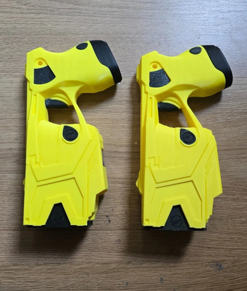 Image 1 pour 2x Taser X2 dummies