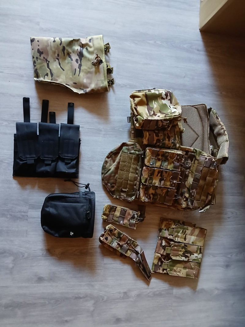 Image 1 for Platecarrier with pouches