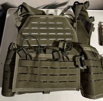 Imagen 2 de Plate carrier & diverse pouches: M4 Novritsch en InvaderGear (radio en granaat)