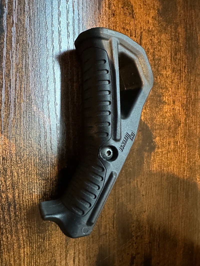 Afbeelding 1 van IMI Defense angled grip