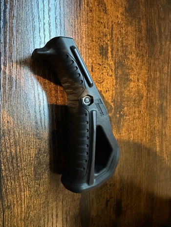 Imagen 2 de IMI Defense angled grip