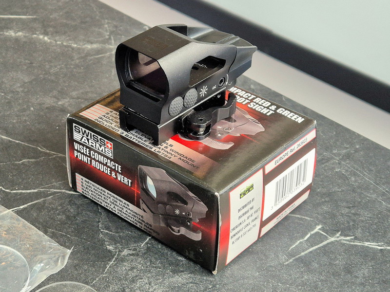 Imagen 1 de Red Dot Swiss Arms Compact Red & Green + 2x scopeprotectors