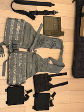 Image pour US Vest, pouches en sling
