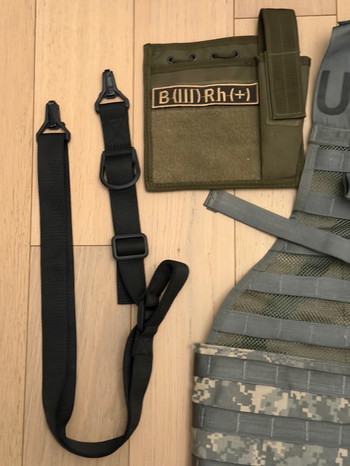 Image 3 pour US Vest, pouches en sling