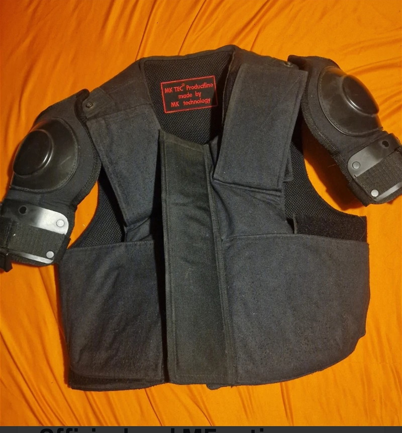 Bild 1 für Oud ME anti steek vest, met metalen/aluminium platen