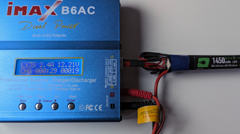 Imagen 2 de AEG 11.1V LiPo Batteries - 2x 1450mAh 30c, 2x 1200mAh 20c & charger