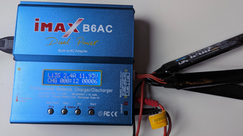 Imagen 3 de AEG 11.1V LiPo Batteries - 2x 1450mAh 30c, 2x 1200mAh 20c & charger