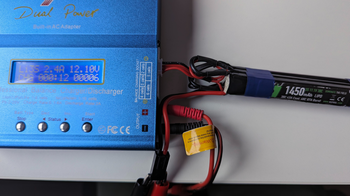 Imagen 4 de AEG 11.1V LiPo Batteries - 2x 1450mAh 30c, 2x 1200mAh 20c & charger