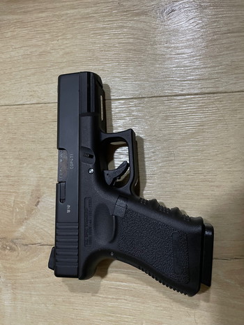 Afbeelding 3 van KSC/KWA Glock 23 semi/full auto + valise