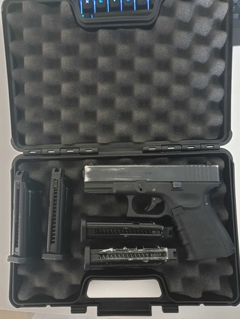 Image 2 for We-tech g19 + 4 magazijnen + case