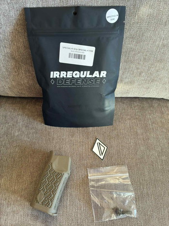 Afbeelding 4 van Irregular defense grip m lok FDE pack
