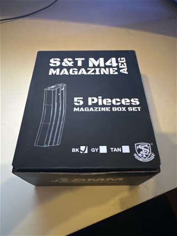 Afbeelding 3 van 5x S&T black metal M4 mid magazijnen