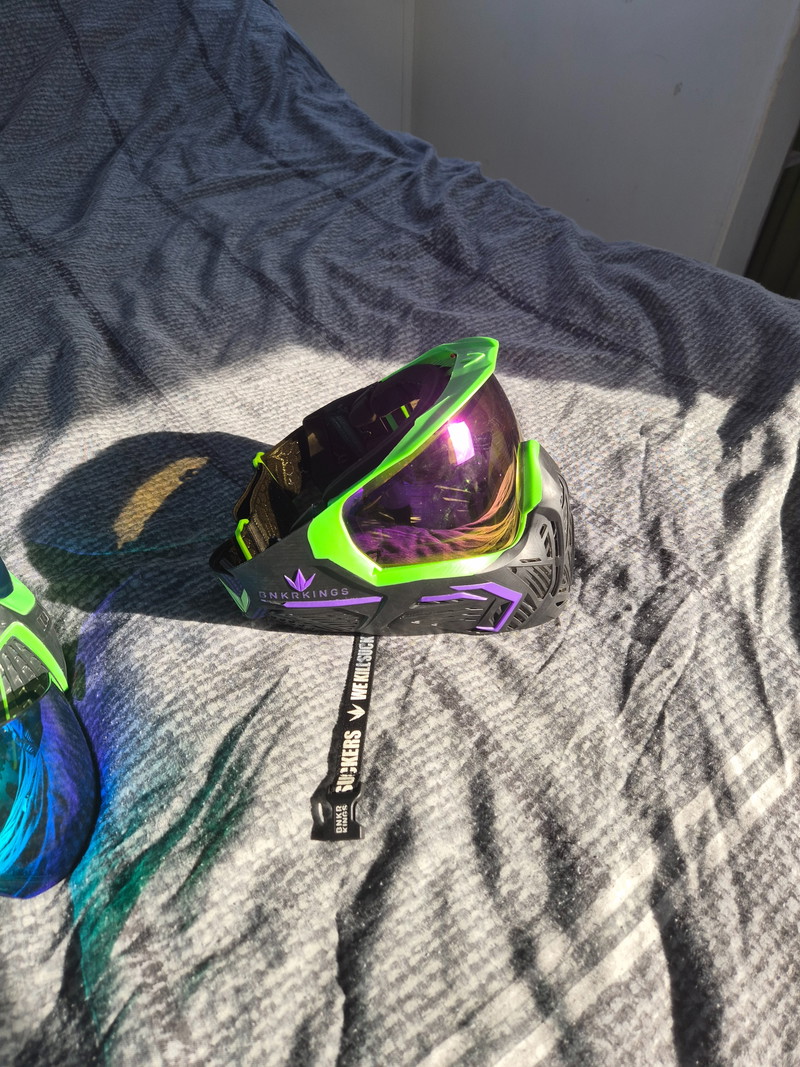 Imagen 1 de H,k masker is gereserveerd en bnkr kings masker nog beschikbaar