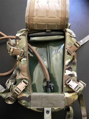 Image 4 for source 3L hydration pack