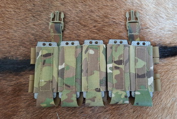 Image 2 for Complete ASG Scorpion EVO kit te koop (6 mags, 2 batterijen, good retention magpouches and optional nitecore weaponlight, vortex reddot)