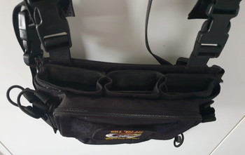 Imagen 2 de chestrig met plaats voor 6 M4 mags en extra zakje