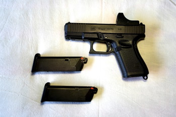 Image 4 for Tokyo Marui G19 Gen5 MOS, TM Micro Pro Sight, extra mag      nieuw in doos