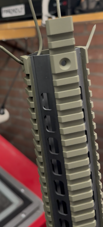 Bild 4 für Geef je Airsoft replica de ultieme upgrade een custom Cerakote coating!