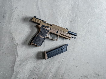 Imagen 3 de SIG SAUER M17 GBB (Tan)