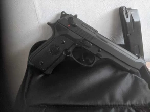 Imagen para KJ Works M9 beretta, 1x greengas, 3x co2 mags